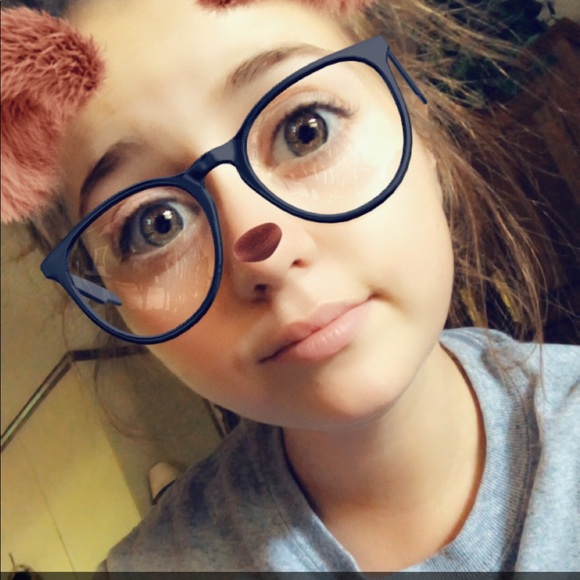 Meet your Posher, Andrea - Picture 1 of 1